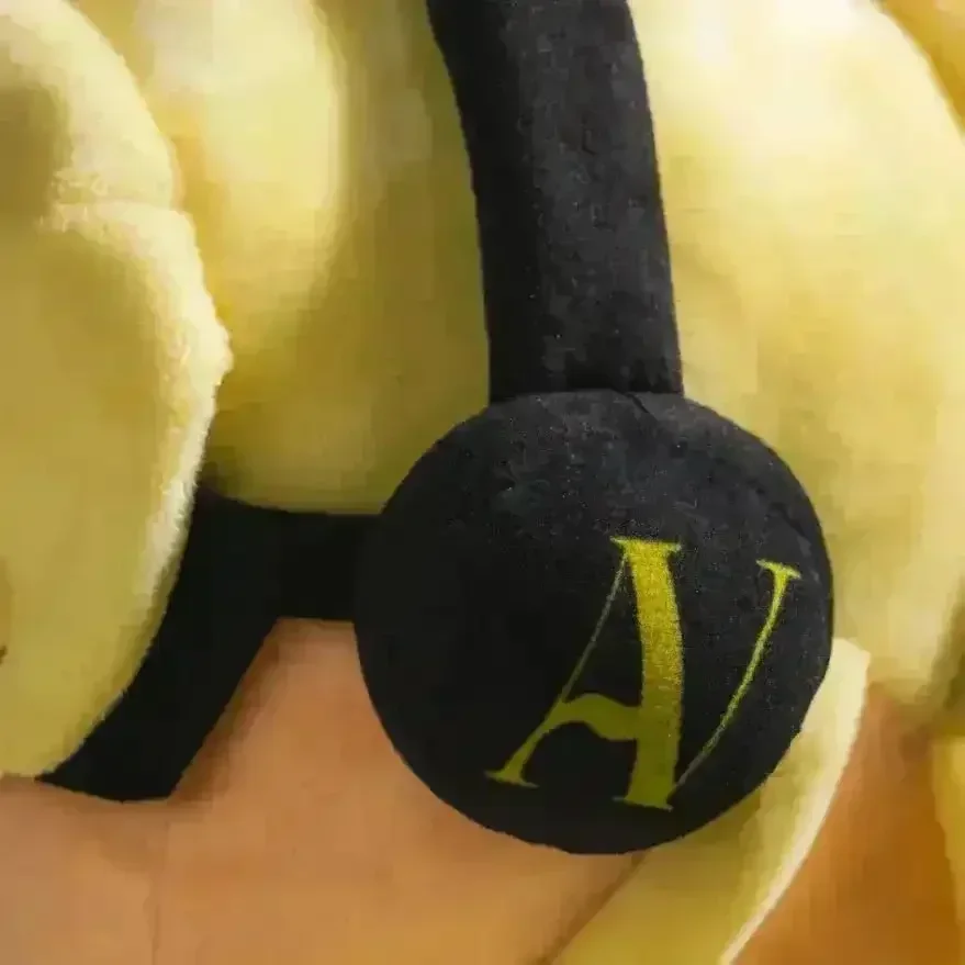 Alaska Violet Plushie (28 cm) - Image 5