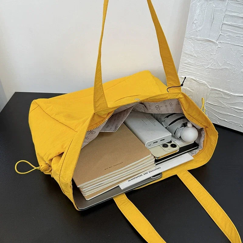 Alo Aura Universal Tote Bag - Image 4