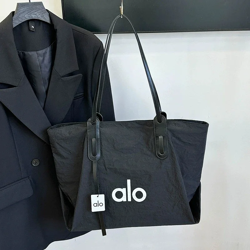 Alo Zenith Minimalist Tote Bag - Image 2