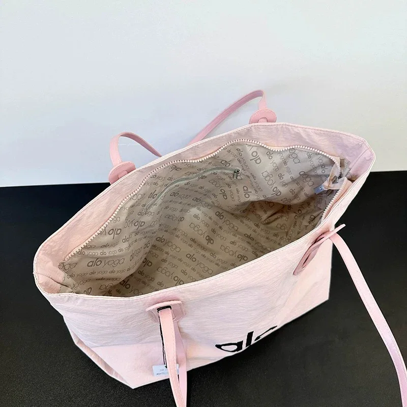 Alo Zenith Minimalist Tote Bag - Image 4