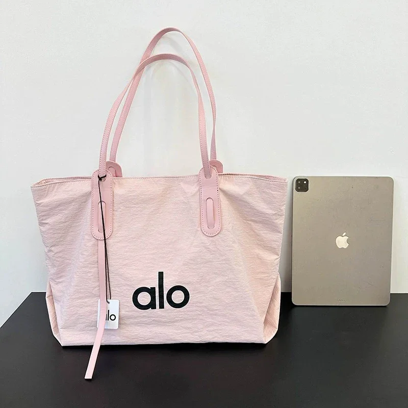 Alo Zenith Minimalist Tote Bag - Image 5