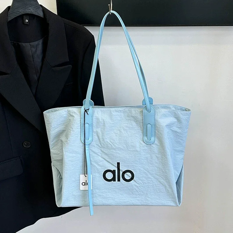 Alo Zenith Minimalist Tote Bag - Image 7