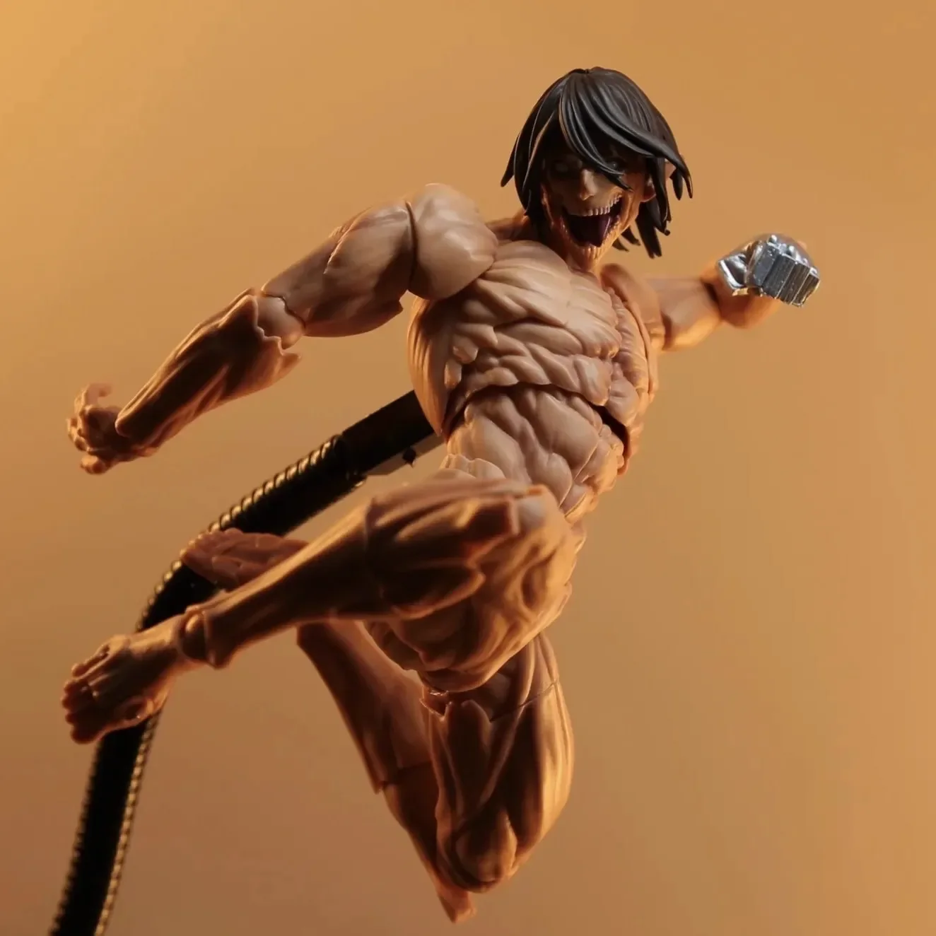 Amazing Yamaguchi Eren Jaeger Figure (17 cm) - Image 5