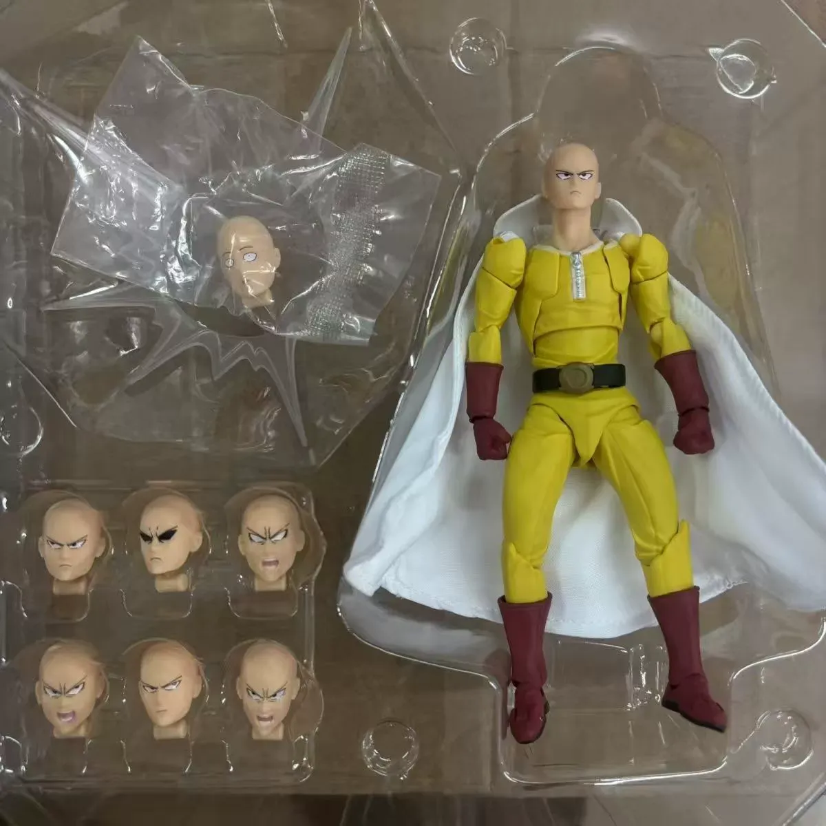 Amazing Yamaguchi Saitama Figure (21 cm) - Image 4