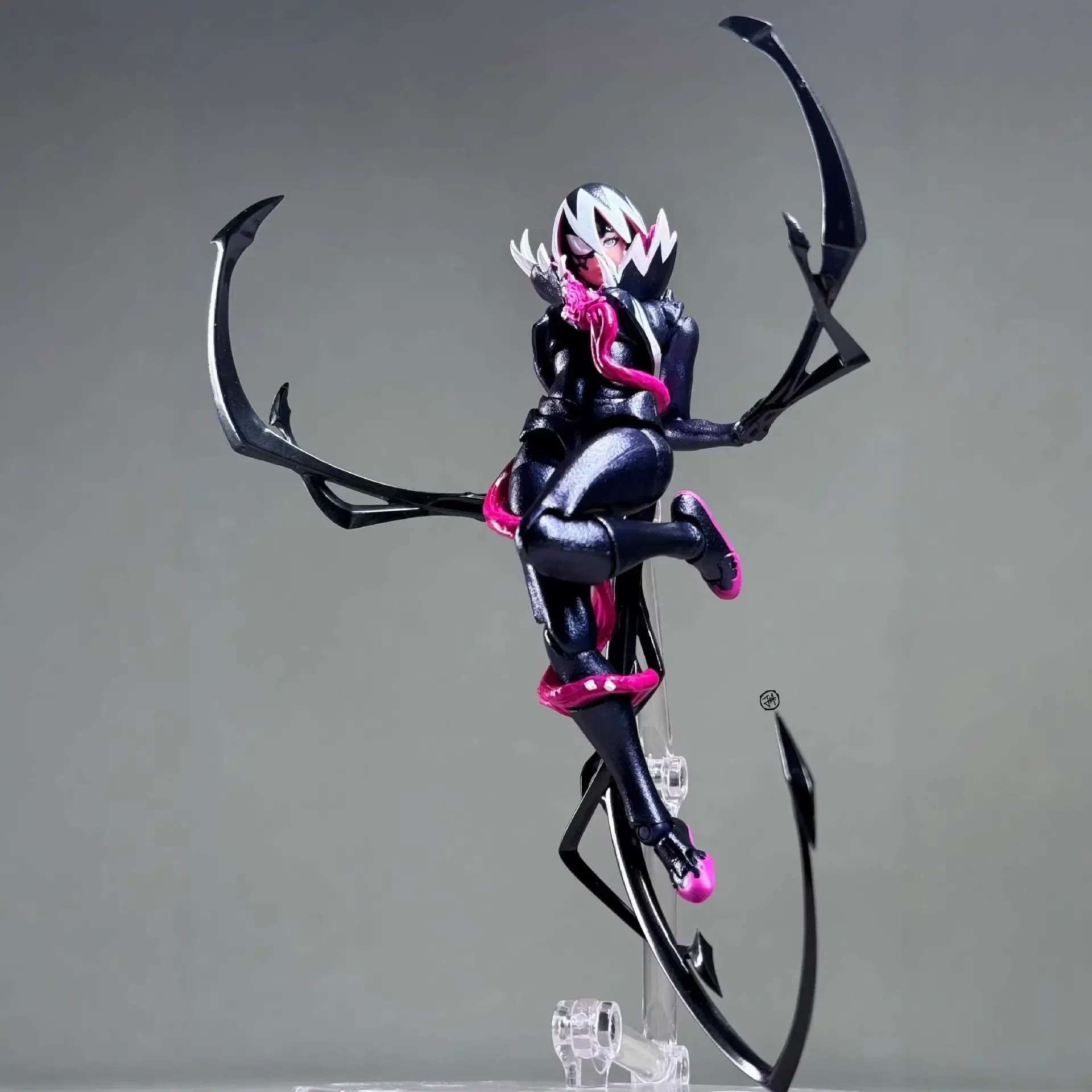 Amazing Yamaguchi Venom Gwen Figure - Image 4
