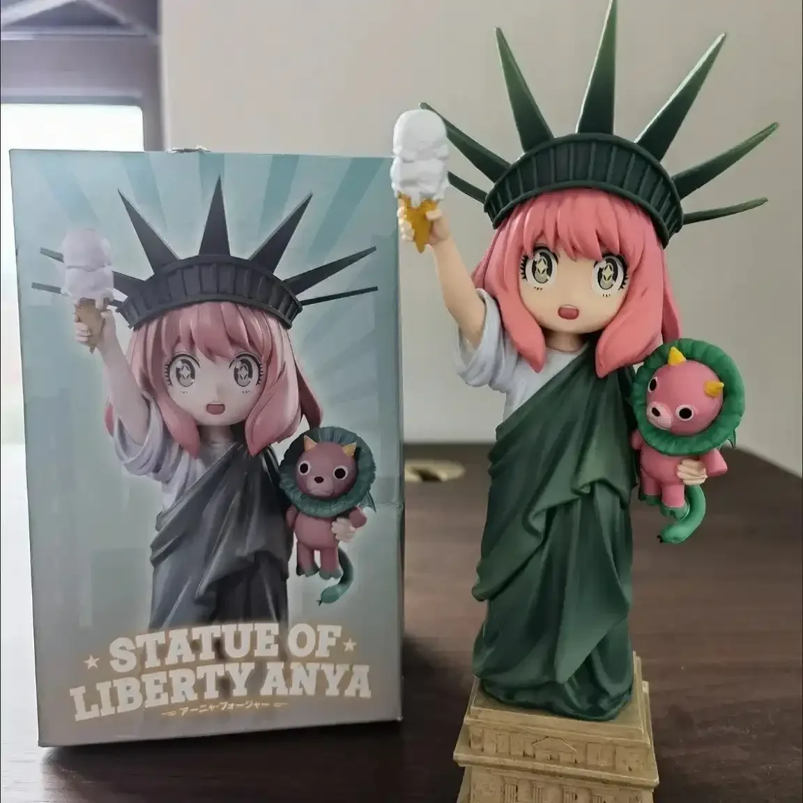 Anya Forger Statue of Liberty (20 cm) - Image 4