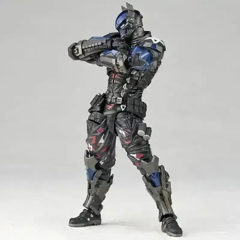 Yamaguchi Arkham Knight Action Figure (18 cm) - Image 11