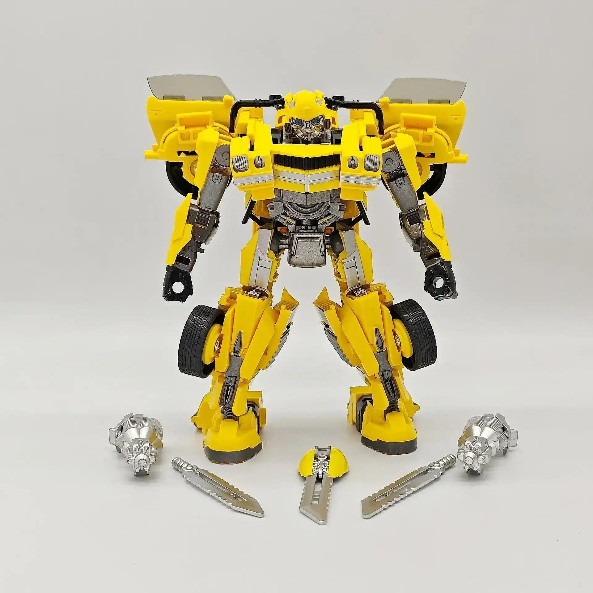 BAIWEI TW-1032 Bumblebee Figure (17 cm) - Image 2