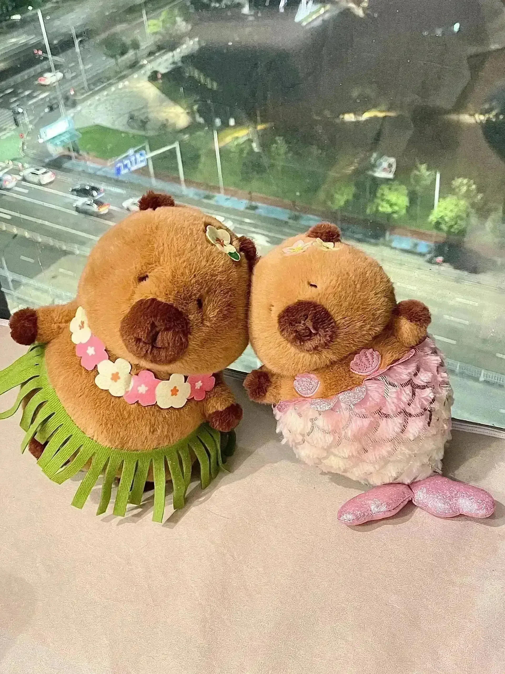 Beachbum Capybara Plush Toy - Image 3