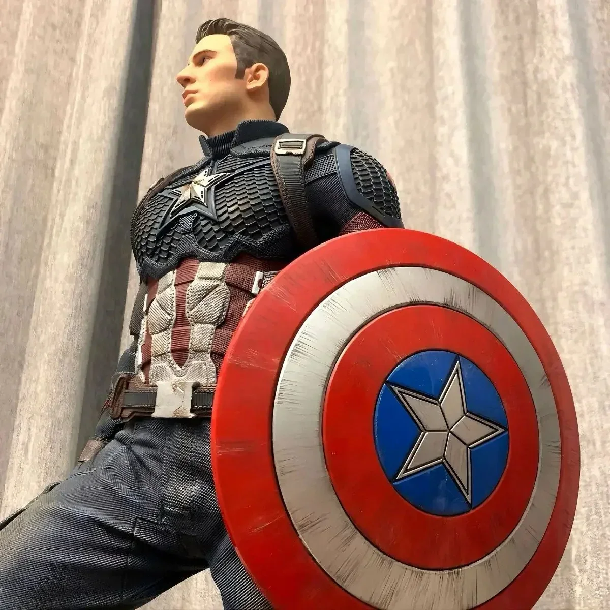 Captain America Ready to Fight Figurine (35 cm) - Image 6