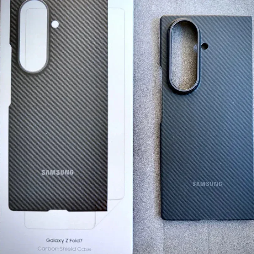 Carbon Shield Case for Samsung Galaxy Fold 7 - Image 2