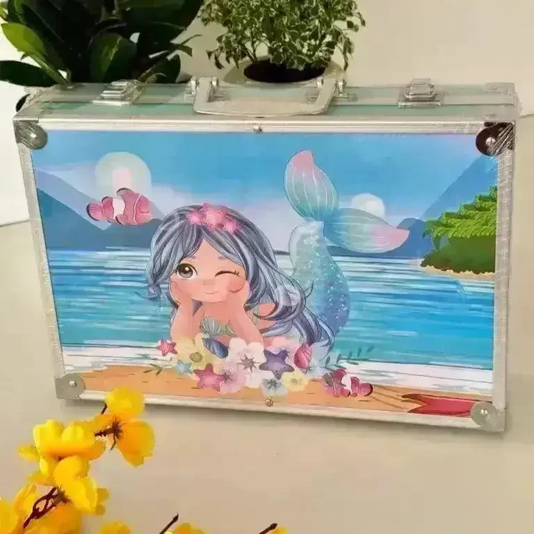 Character Themed Art Suitcase (145 pcs) - Image 32