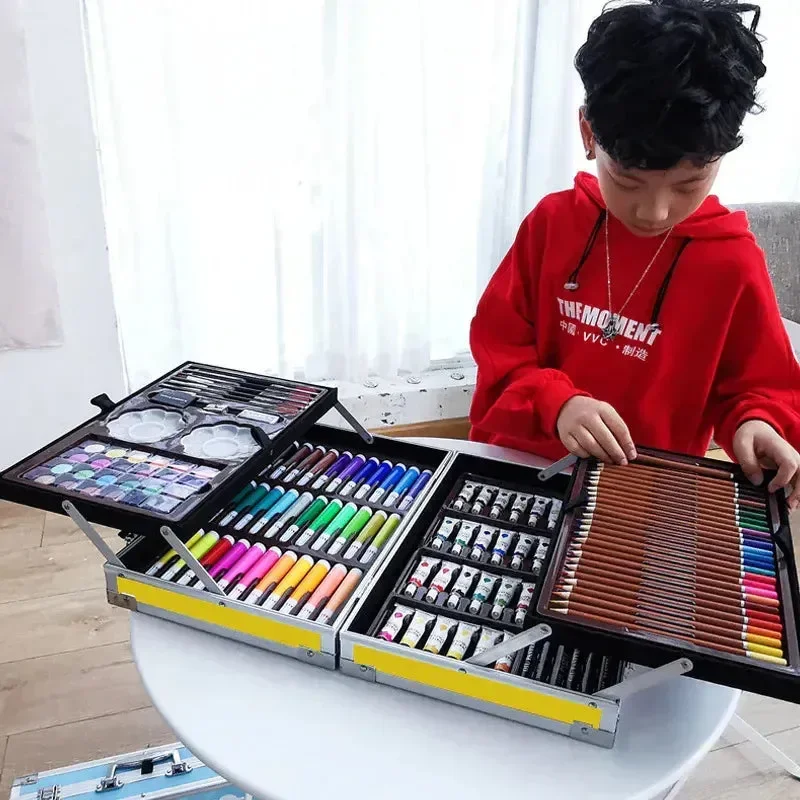 Character Themed Art Suitcase (145 pcs) - Image 4