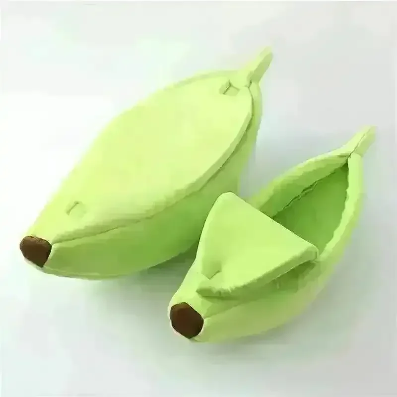 Cozy Banana-Shaped Winter Pet Bed - Image 6
