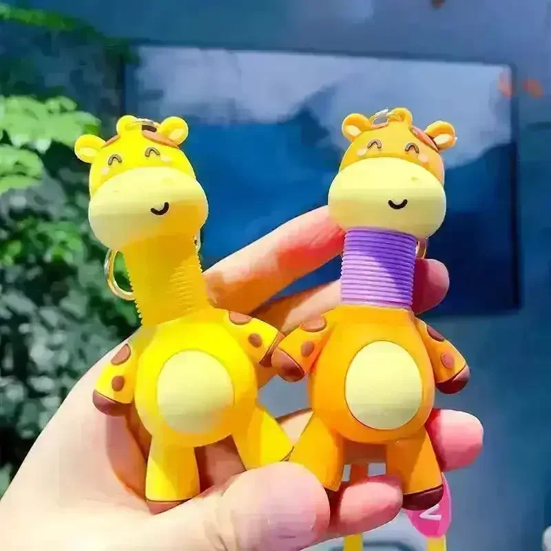 Creative Retractable Giraffe 3D Keychain - Image 2
