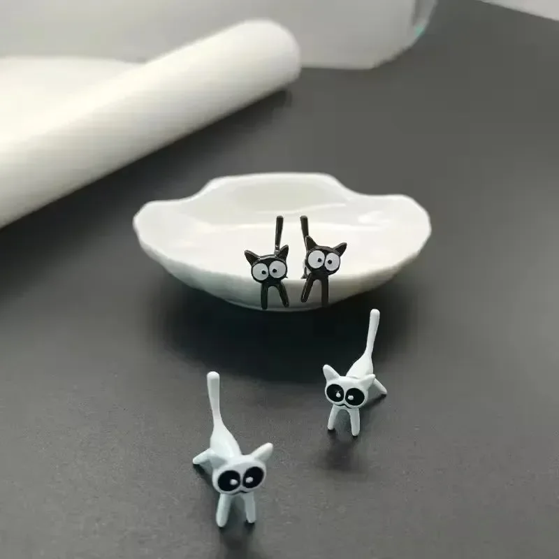 Cute Cartoon Cat Stud Earrings - Image 5