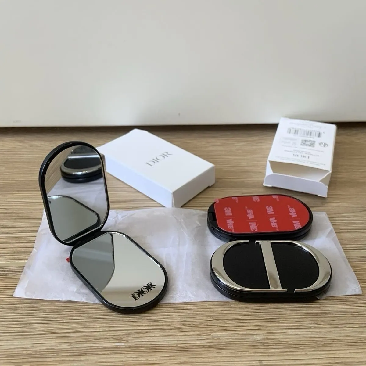 D Luxe Noir Dual-Reflect Phone Mirror - Image 2