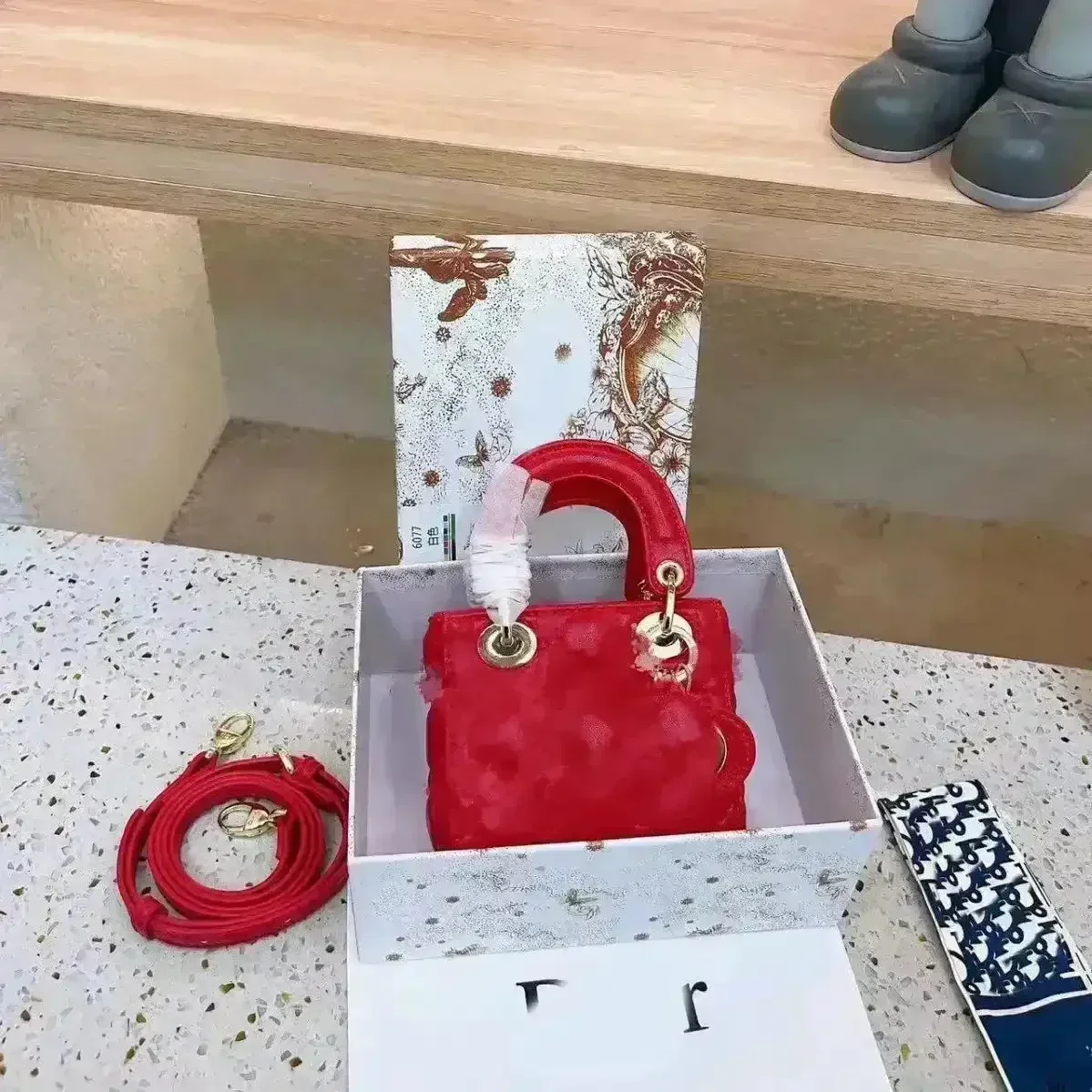D Luxe Premium Diana Handbag - Image 3
