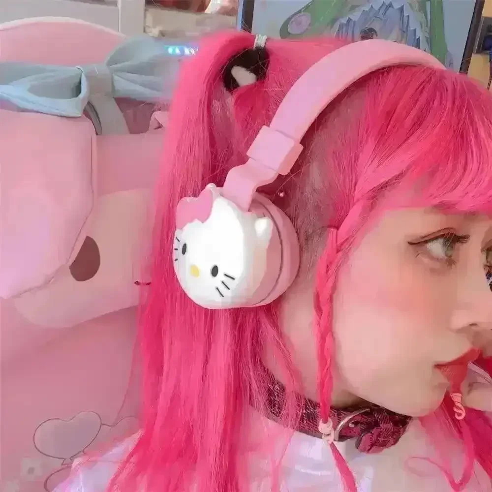 Sanliou Kuromi Hello Kitty AH 806 Wireless Headphones - Image 4