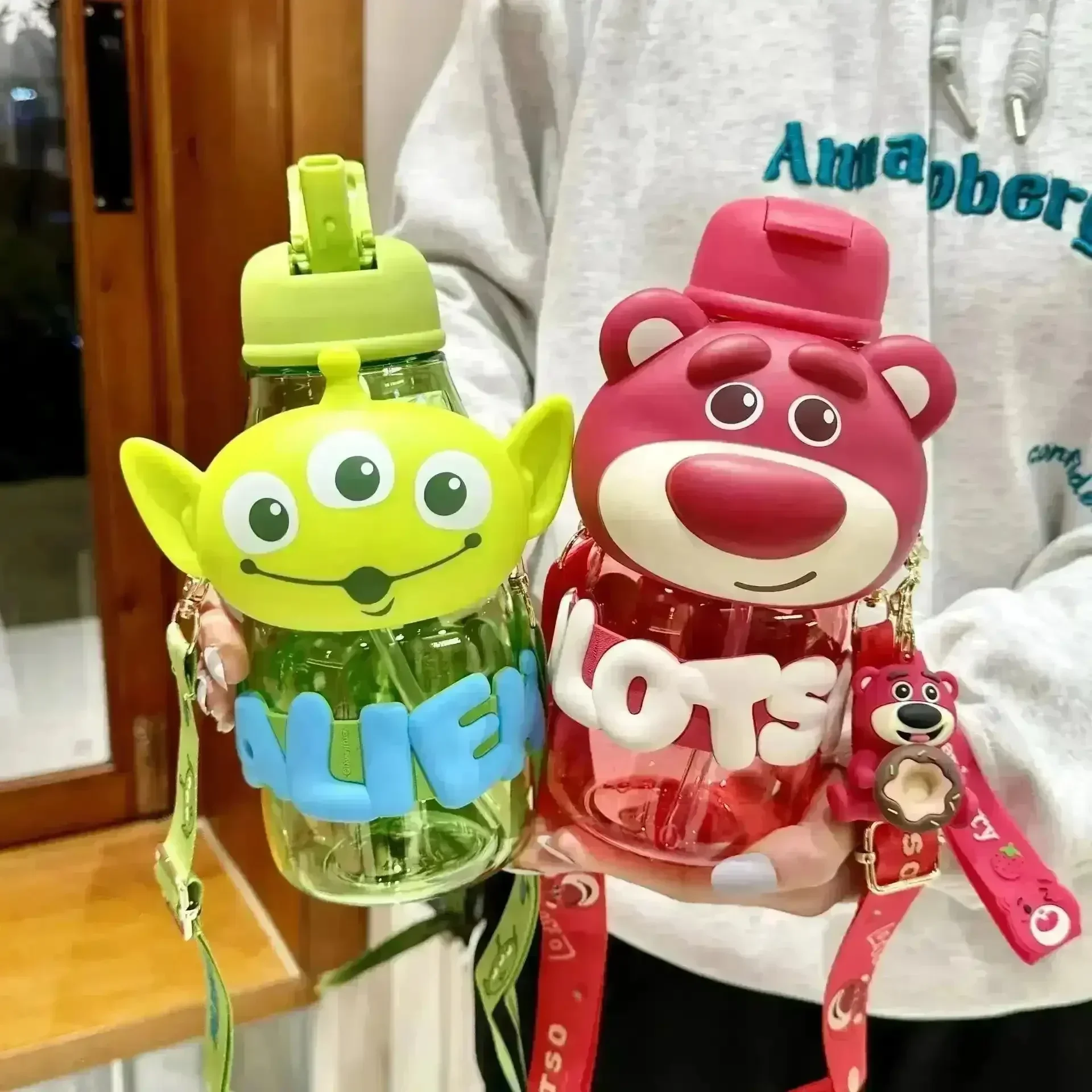 DSNY Toy Story Letter Bottle (850 ml)