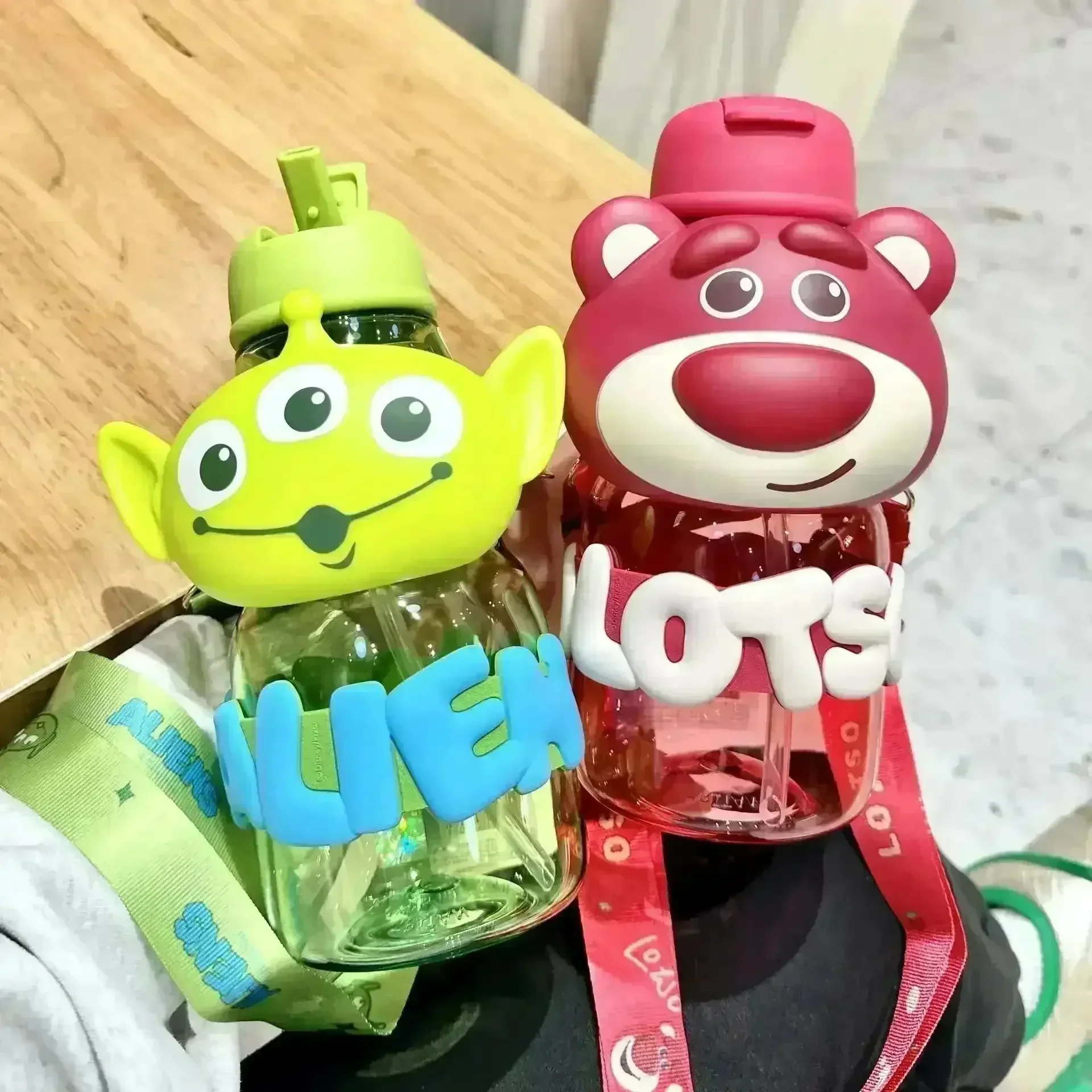 DSNY Toy Story Letter Bottle (850 ml) - Image 2