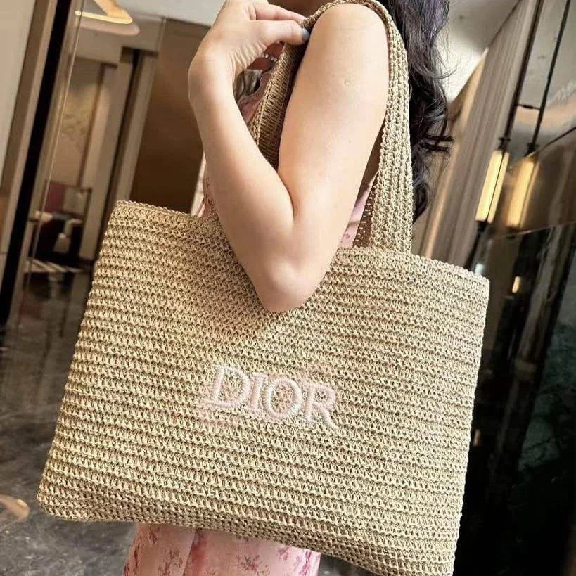 DLuxe Woven Raffia Tote Bag - Image 2