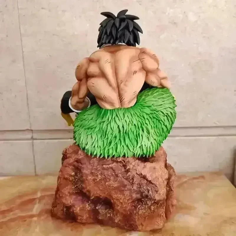 Dragon Ball Z Broly Action Figurine (24 cm) - Image 3