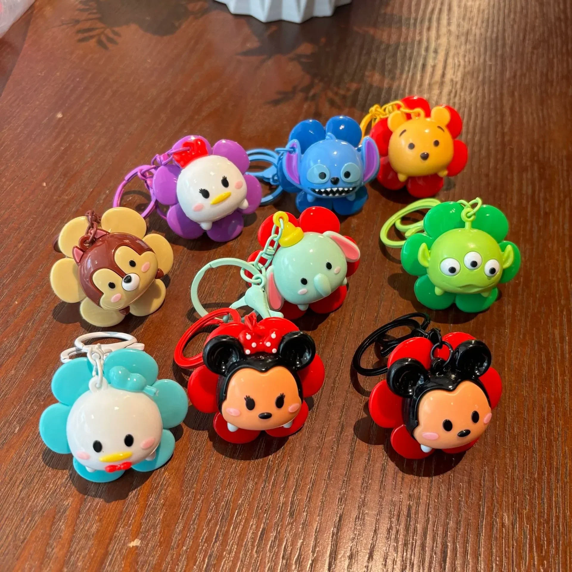 DZNY Rotating Flora Buddies Keychain - Image 3