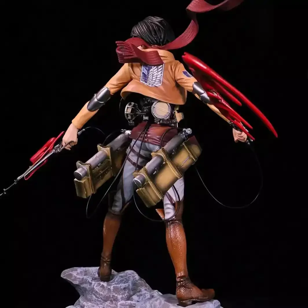 Elite Regiment Levi and Mikasa Figurines (35 cm) - Image 4