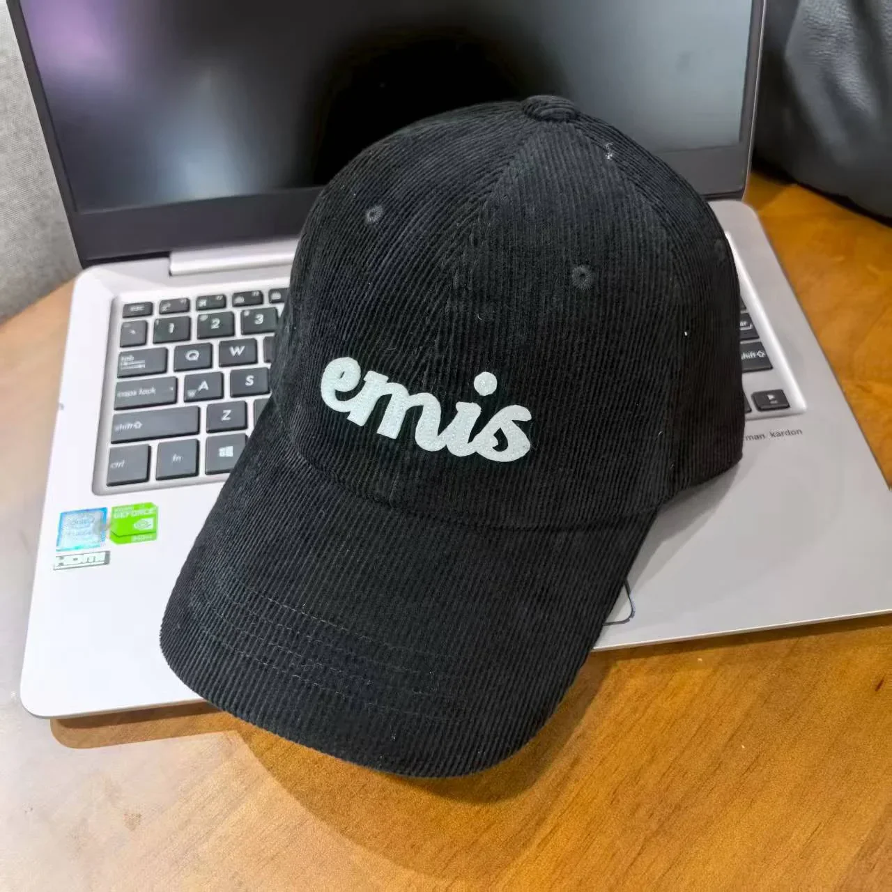 Emis Signature Corduroy Cap - Image 10