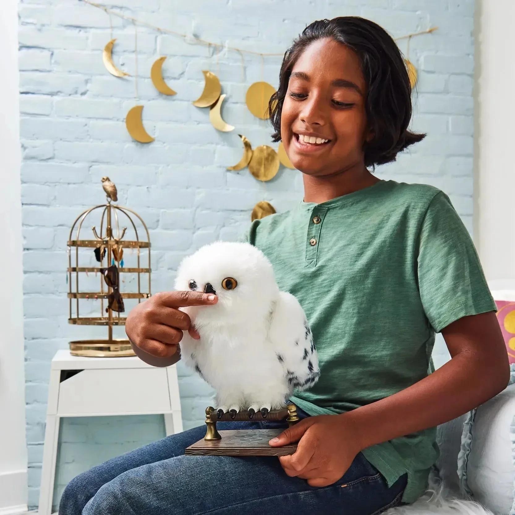 Enchanting Hedwig Interactive Plush Toy - Image 5