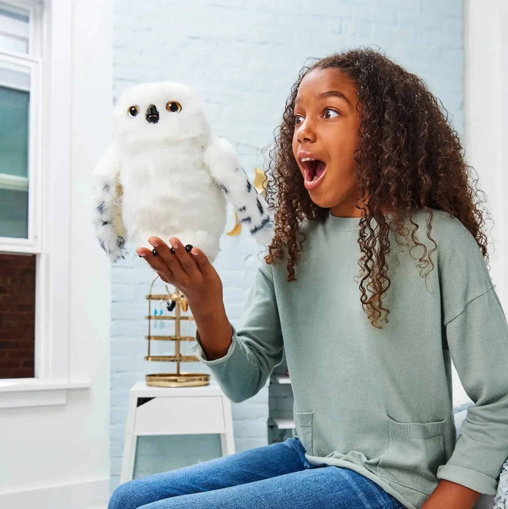 Enchanting Hedwig Interactive Plush Toy - Image 6