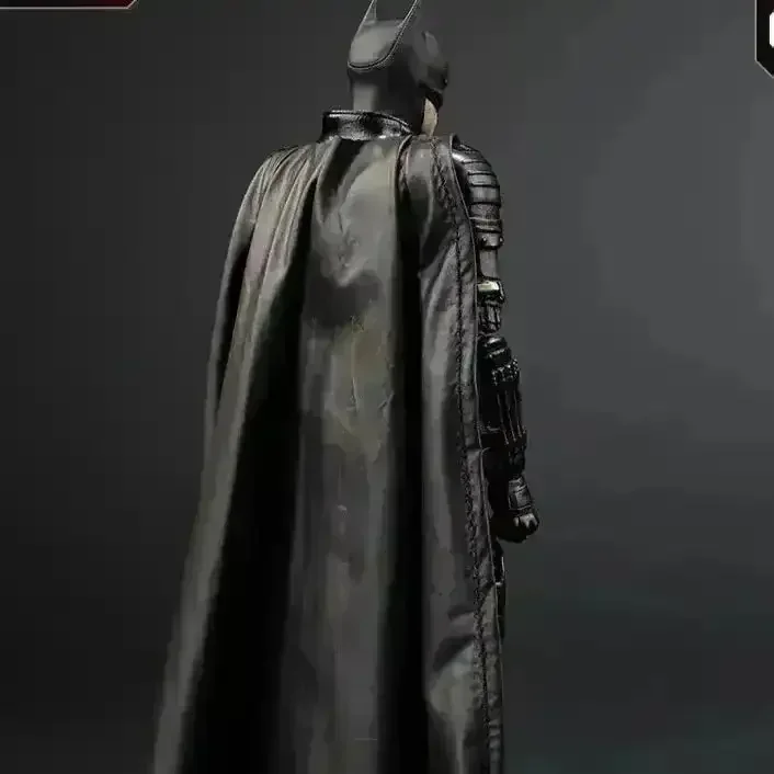 Fondjoy DC Batman Deluxe Edition Action Figure (19 cm) - Image 3