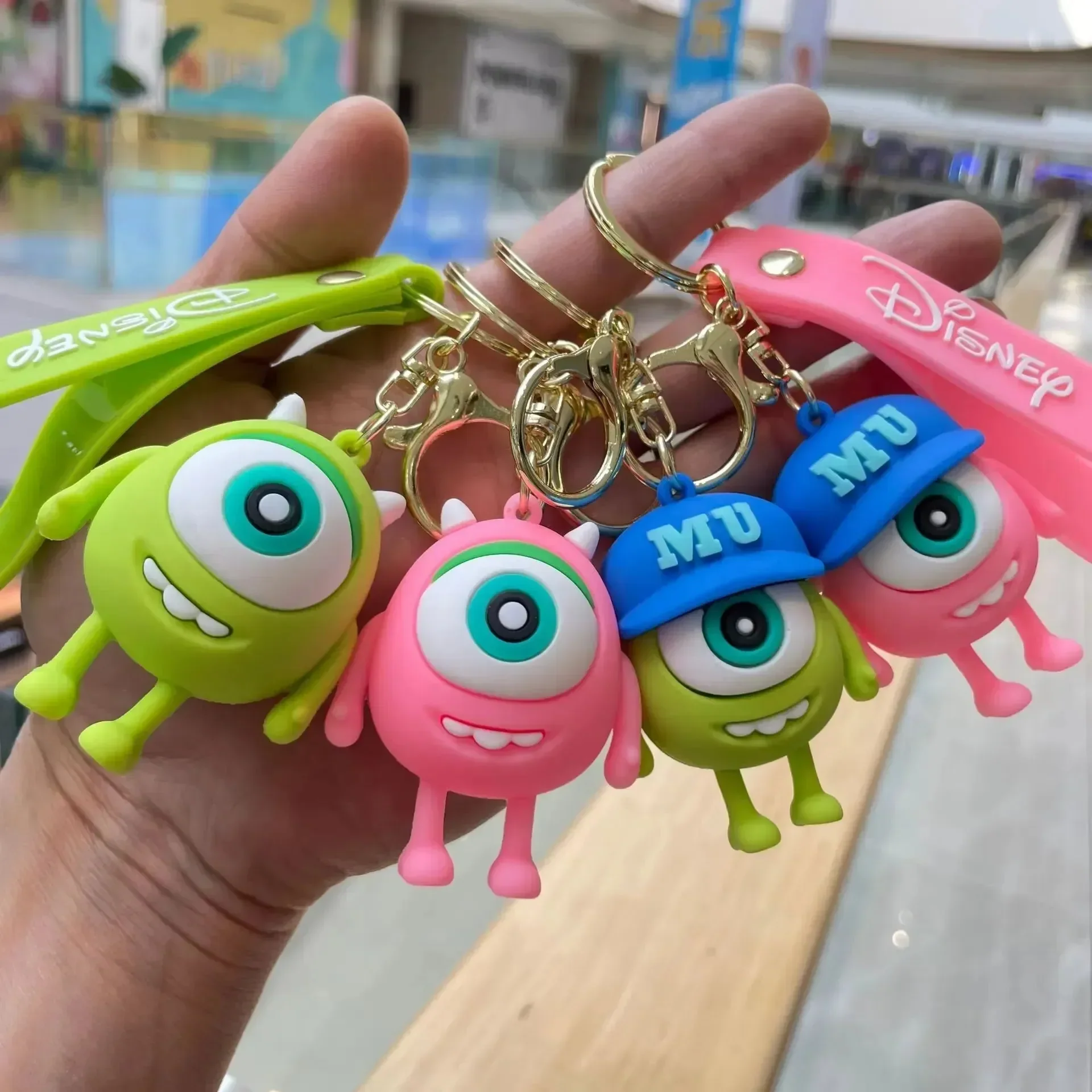 Galactic Grabber Alien 3D Keychain - Image 3