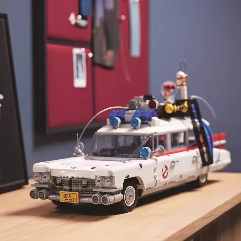 Ghostbusters ECTO-1 Collector’s Blocks (2,352 Pcs) - Image 3