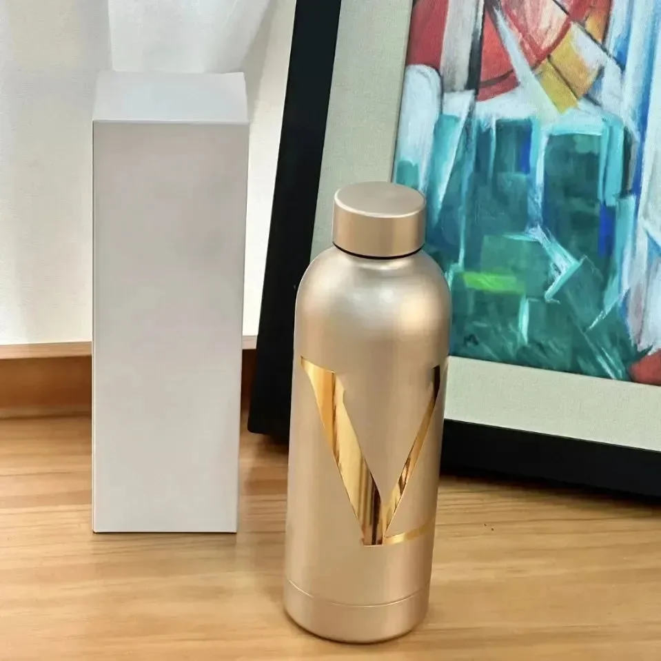 Gilded Grandeur Big V Bottle (500 ml) - Image 5