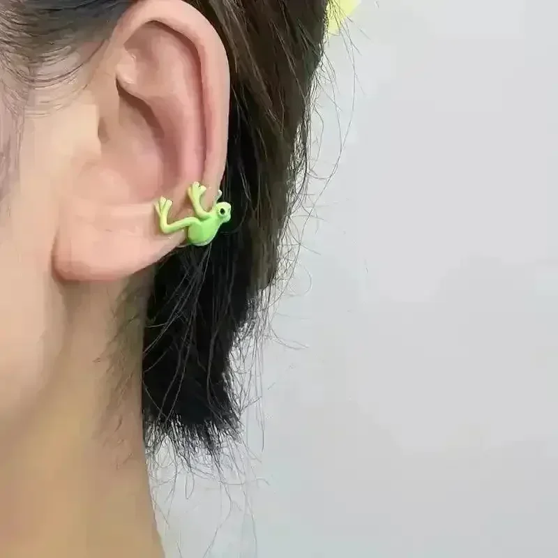 Green Frog Shaped Ear Clip - Image 4