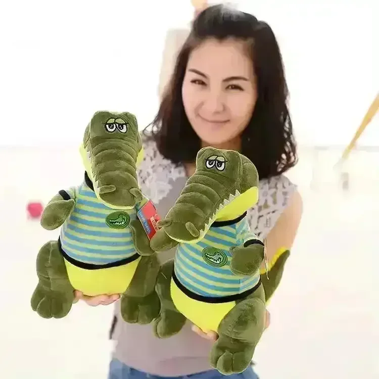 Green T-shirt Croc Plushie (70 cm) - Image 3