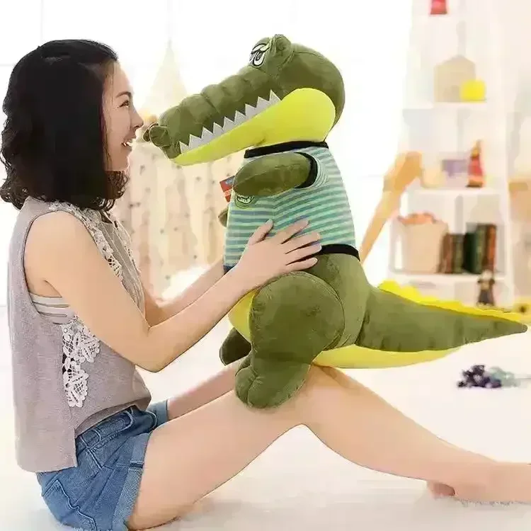 Green T-shirt Croc Plushie (70 cm) - Image 4
