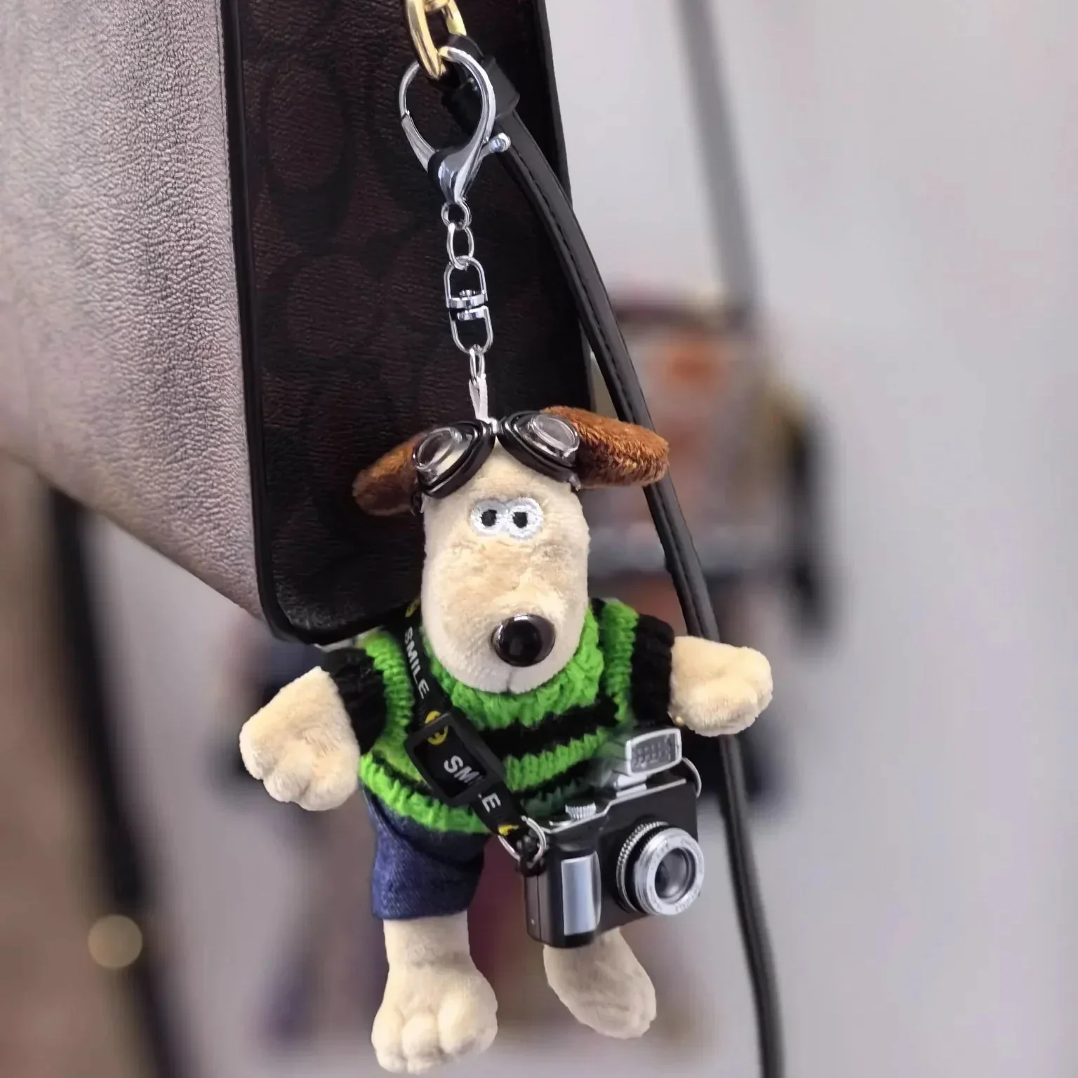 Gromit Camera Pup Plush Keychain - Image 4