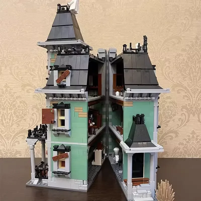 Haunted House Building Blocks (2064 Pcs) - Image 3