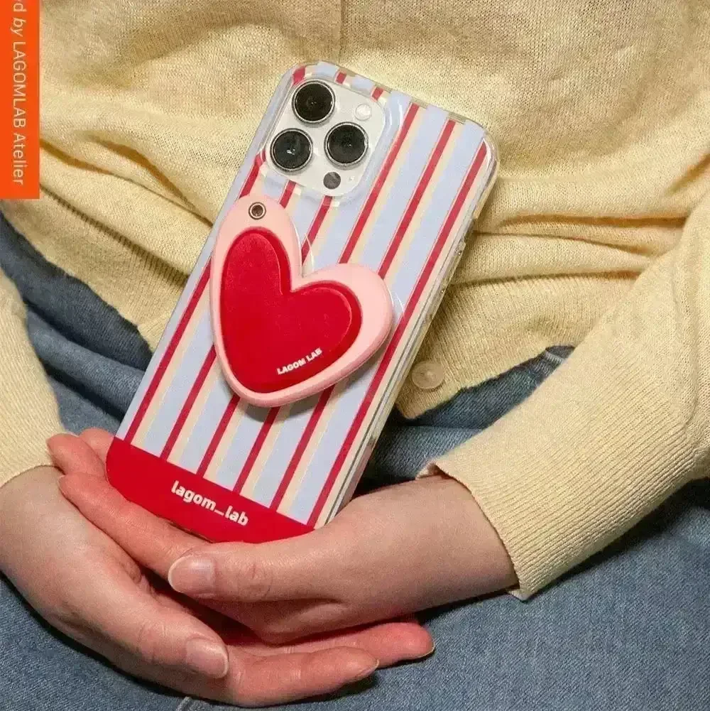 Heart's Reflection Mirror Case (For iPhones) - Image 3
