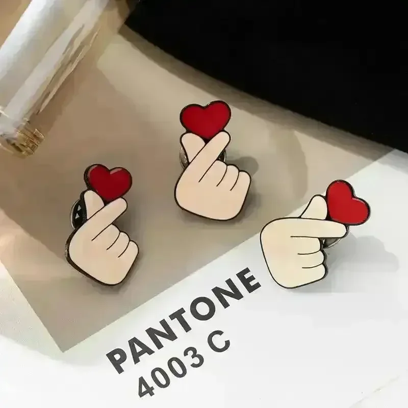 Heart-Shaped Enamel Brooch - Image 3