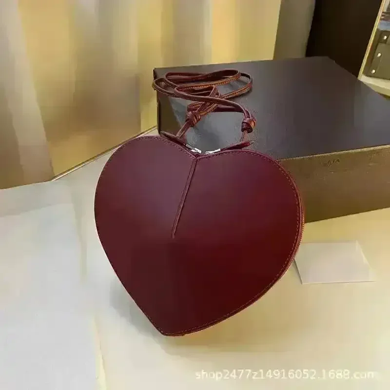 Heart-Shaped Love Purse - Image 4