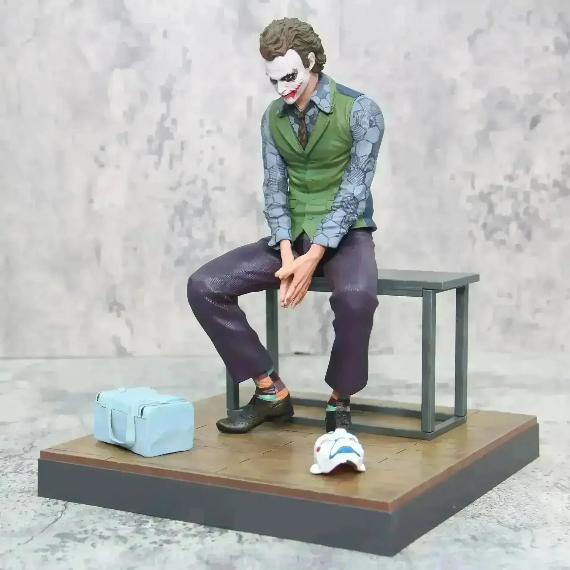 Heath Ledger Joker Roof Decor Figurine - Image 16