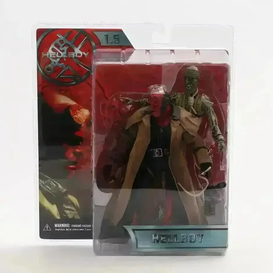 Hellboy Mezco Trench Coat Figurine (18 cm) - Image 3