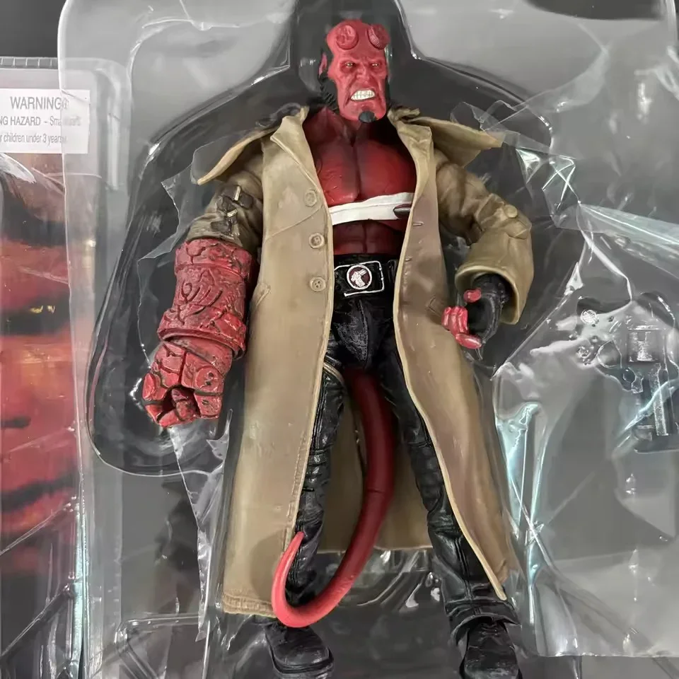Hellboy Trenchcoat Style Action Figure (18 cm) - Image 10