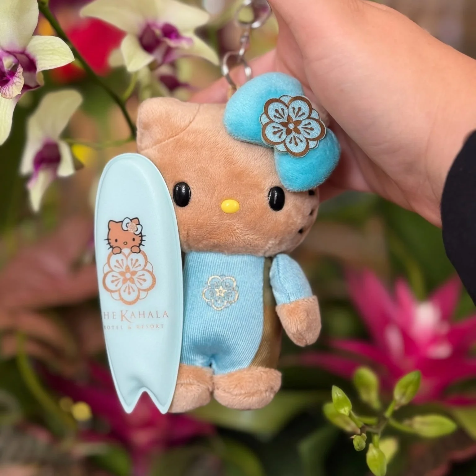 Hello KT Beach Plush Pendant - Image 5