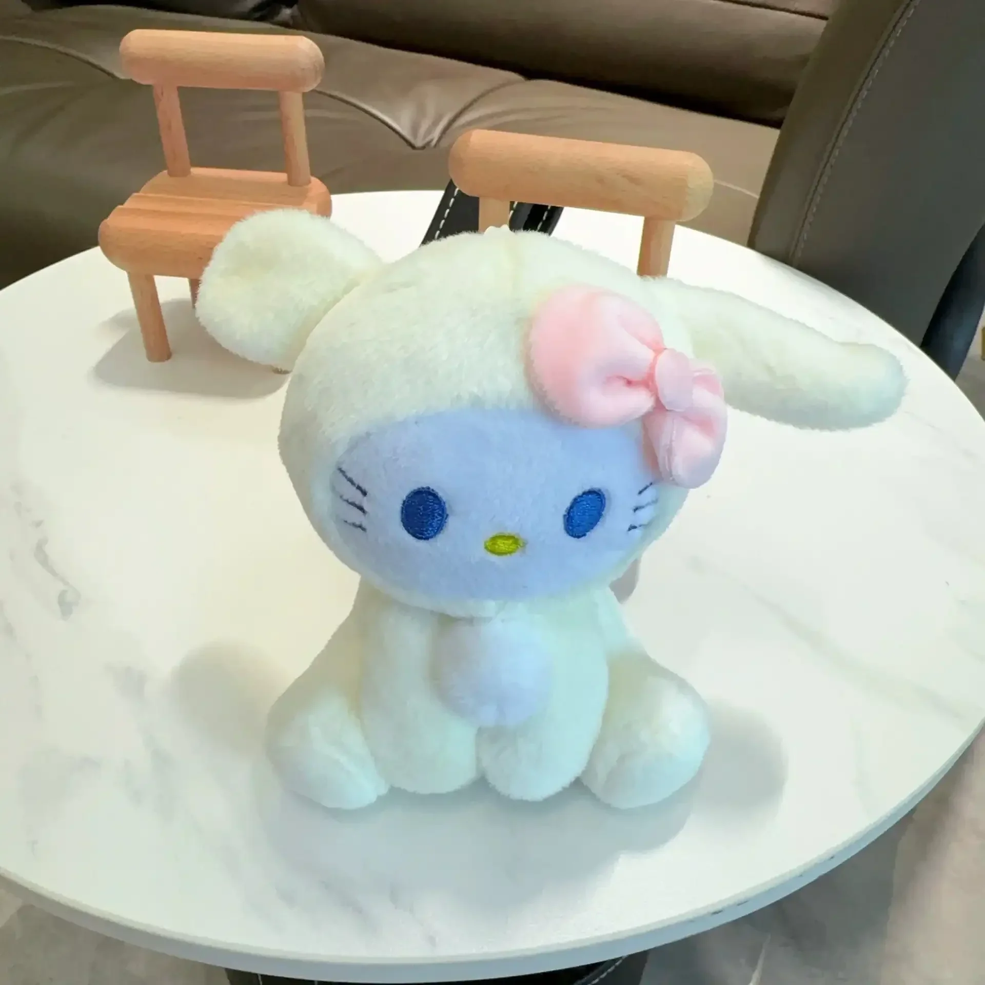 Hello KT Bow-tiful Buddy Keychain - Image 3