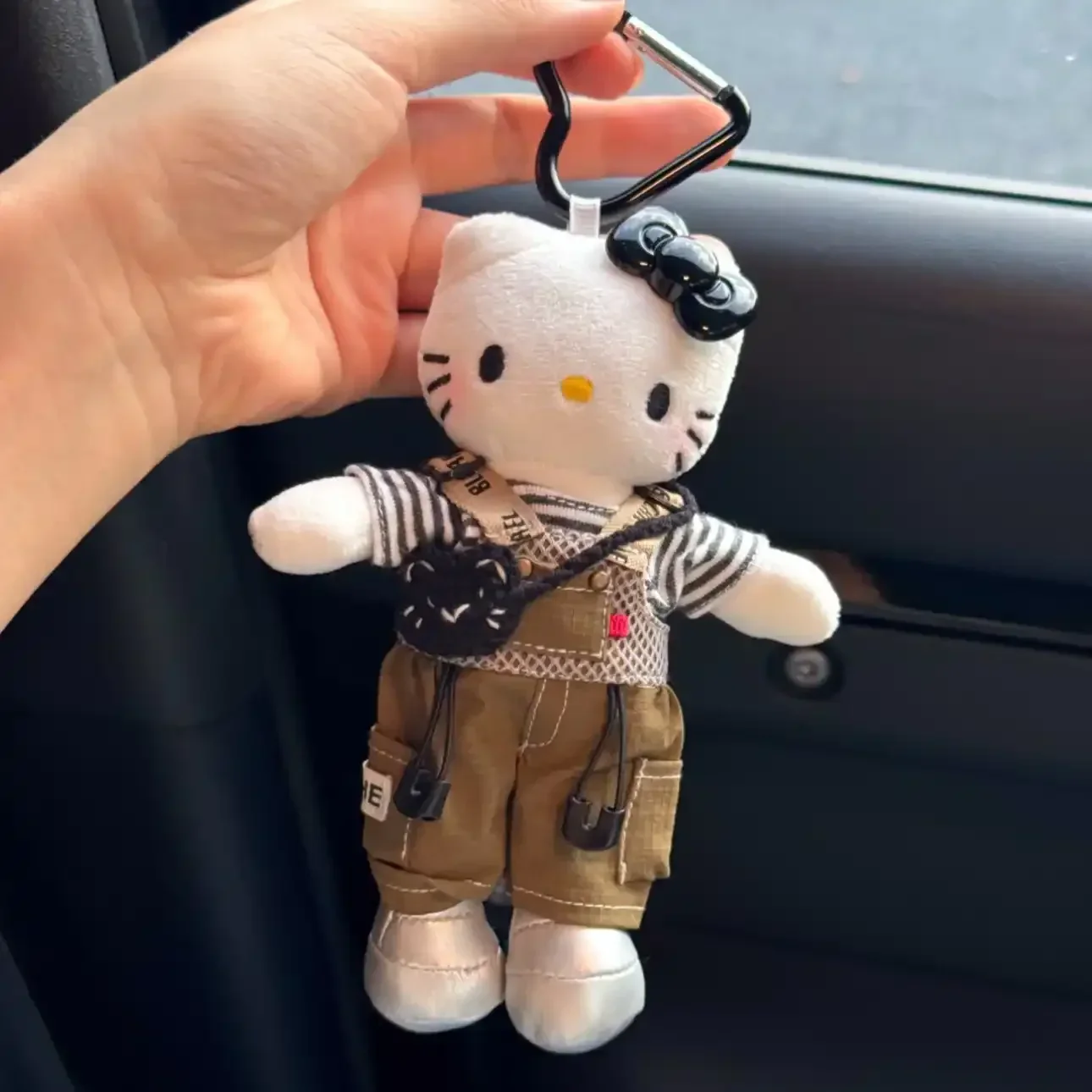 Hello KT Glam Gal Plush Keychain - Image 10